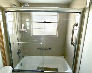 21 Newport B Court - Photo Thumbnail 16
