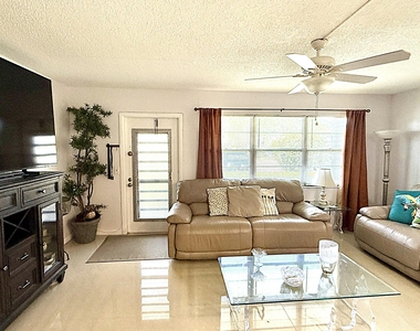 21 Newport B Court - Photo Thumbnail 3