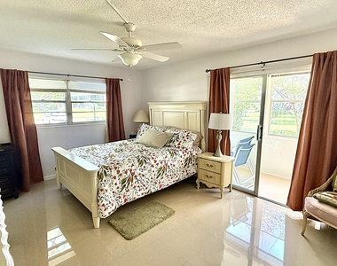 21 Newport B Court - Photo Thumbnail 17