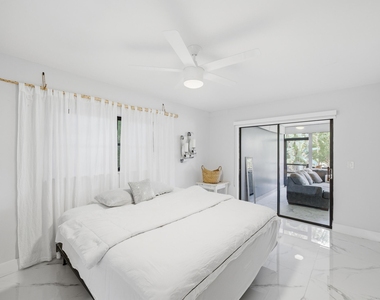 6396 Country Wood Way - Photo Thumbnail 21