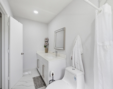 6396 Country Wood Way - Photo Thumbnail 24