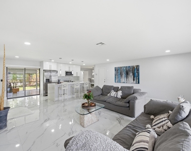 6396 Country Wood Way - Photo Thumbnail 8