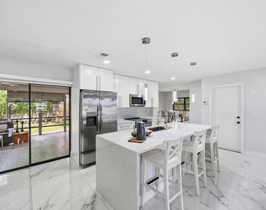 6396 Country Wood Way - Photo Thumbnail 11