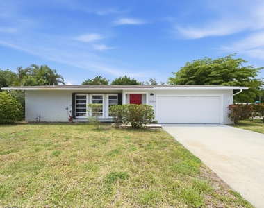 6396 Country Wood Way - Photo Thumbnail 3