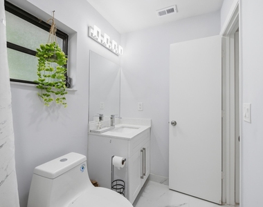 6396 Country Wood Way - Photo Thumbnail 30
