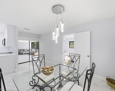 6396 Country Wood Way - Photo Thumbnail 18