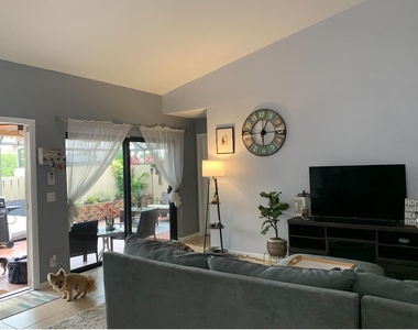 5734 Northpointe Lane - Photo Thumbnail 10