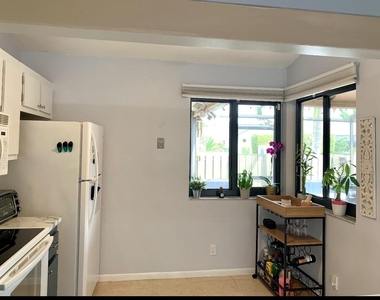 5734 Northpointe Lane - Photo Thumbnail 11
