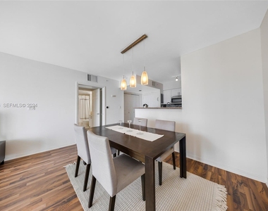 1155 Brickell Bay Drive - Photo Thumbnail 8