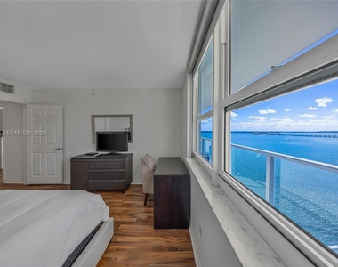 1155 Brickell Bay Drive - Photo Thumbnail 14