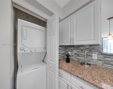 1155 Brickell Bay Drive - Photo Thumbnail 11