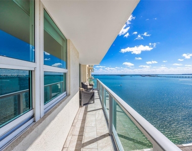 1155 Brickell Bay Drive - Photo Thumbnail 17