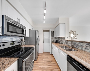 1155 Brickell Bay Drive - Photo Thumbnail 9