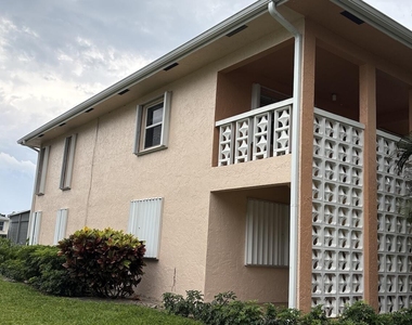 1441 Nw 19th Terrace - Photo Thumbnail 2