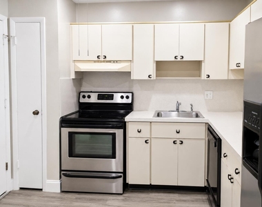 4880 Nw 22nd Street - Photo Thumbnail 4