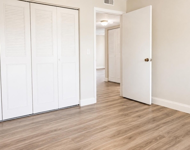4880 Nw 22nd Street - Photo Thumbnail 12