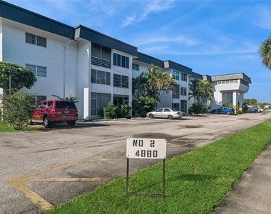4880 Nw 22nd Street - Photo Thumbnail 17