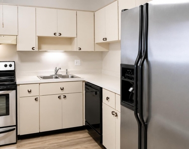 4880 Nw 22nd Street - Photo Thumbnail 6