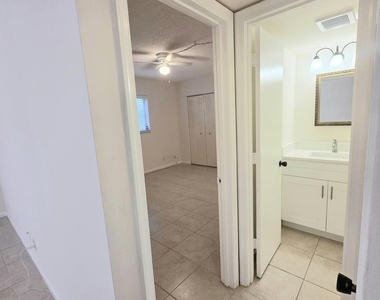 959 Se 2nd Avenue - Photo Thumbnail 10