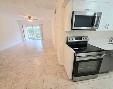 959 Se 2nd Avenue - Photo Thumbnail 9