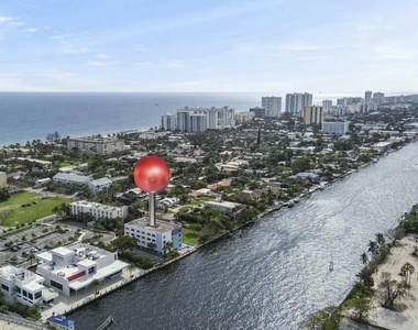 105 S Riverside Drive - Photo Thumbnail 4