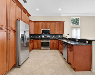 6812 Belmont Shore Drive - Photo Thumbnail 6