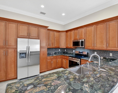 6812 Belmont Shore Drive - Photo Thumbnail 7