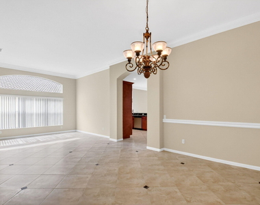 6812 Belmont Shore Drive - Photo Thumbnail 4
