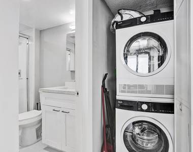 3701 N Country Club Drive - Photo Thumbnail 15