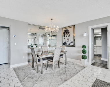 3701 N Country Club Drive - Photo Thumbnail 1