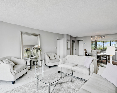 3701 N Country Club Drive - Photo Thumbnail 4