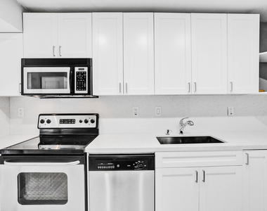 3701 N Country Club Drive - Photo Thumbnail 18