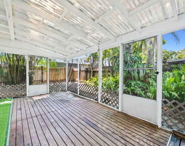 2020 Ne 4th Avenue - Photo Thumbnail 6