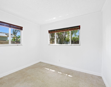 2020 Ne 4th Avenue - Photo Thumbnail 5