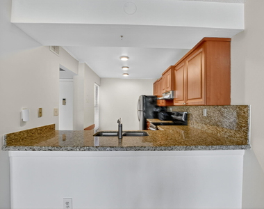 11 Royal Palm Way - Photo Thumbnail 14
