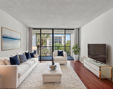 11 Royal Palm Way - Photo Thumbnail 10