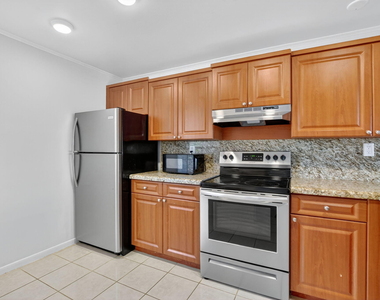 11 Royal Palm Way - Photo Thumbnail 15