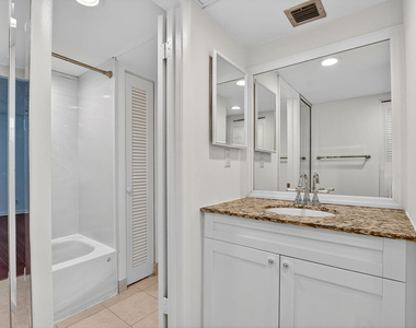 11 Royal Palm Way - Photo Thumbnail 21