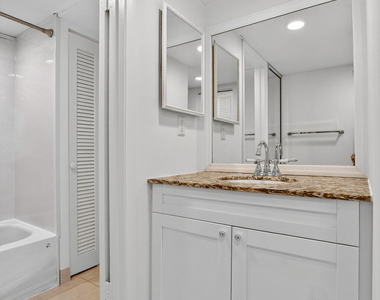 11 Royal Palm Way - Photo Thumbnail 22