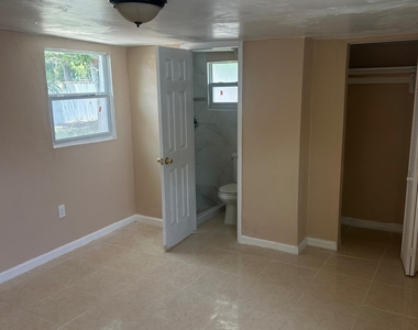 845 Nw 132nd Street - Photo Thumbnail 3