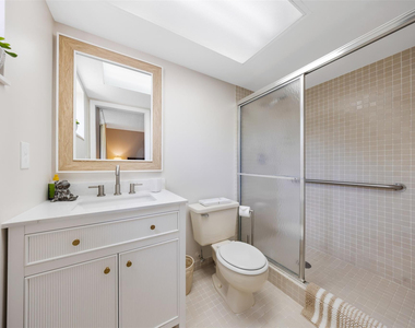 5250 Las Verdes Circle - Photo Thumbnail 17