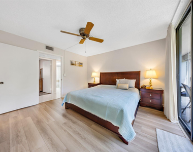 5250 Las Verdes Circle - Photo Thumbnail 15