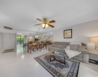 5250 Las Verdes Circle - Photo Thumbnail 7