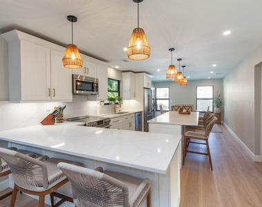 2478 Bedford Mews Drive - Photo Thumbnail 2