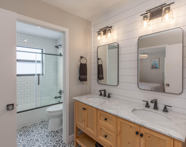 2478 Bedford Mews Drive - Photo Thumbnail 13