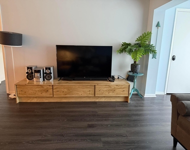 1520 Nw 19th Terrace - Photo Thumbnail 7