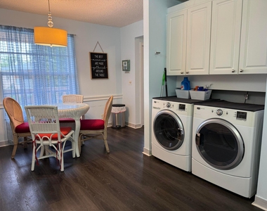 1520 Nw 19th Terrace - Photo Thumbnail 2