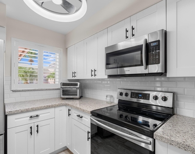 3108 Fairway Drive N - Photo Thumbnail 12