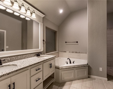 12036 Sw 17th Street - Photo Thumbnail 8