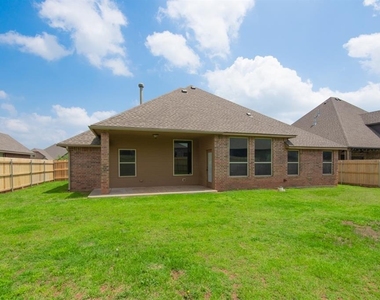 701 Lindsey Lane - Photo Thumbnail 23